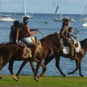 290-Familie-besucht-die-Stadt