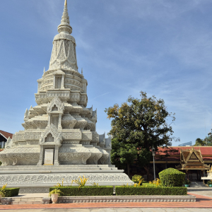 011-Kingspalace&Silverpagode